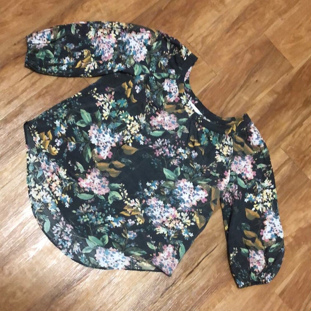 LC by Lauren Conrad Dark Gray Floral Blouse Size Small